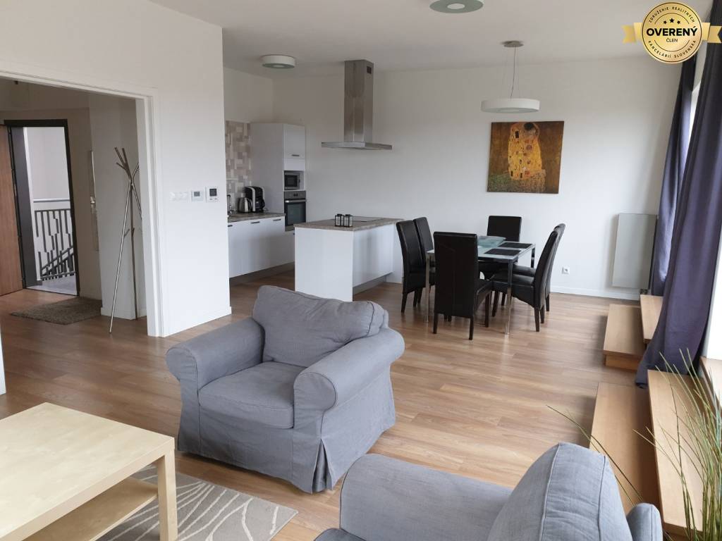 FOR RENT- 3 roomed fat in the city center with a large terrace - Nitra