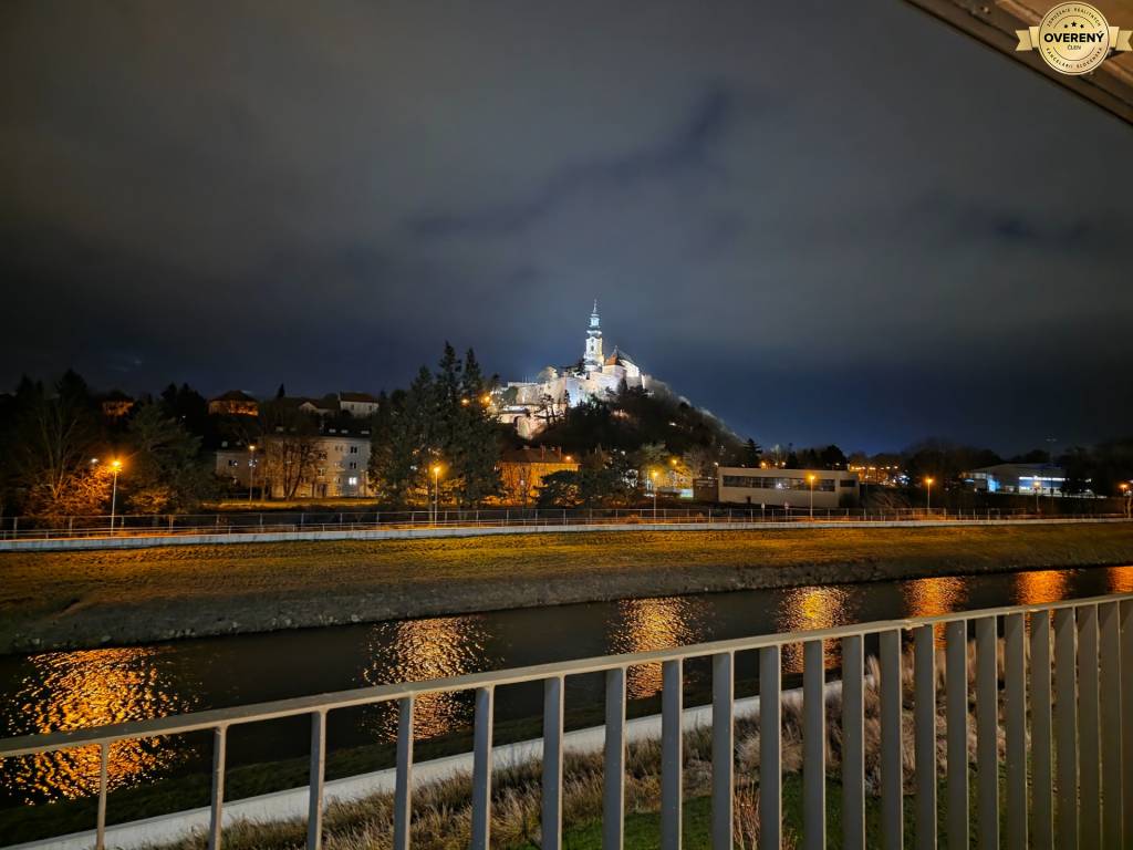 RENT - Luxury apartment with a view of the castle- Nitra, Promenada SC
