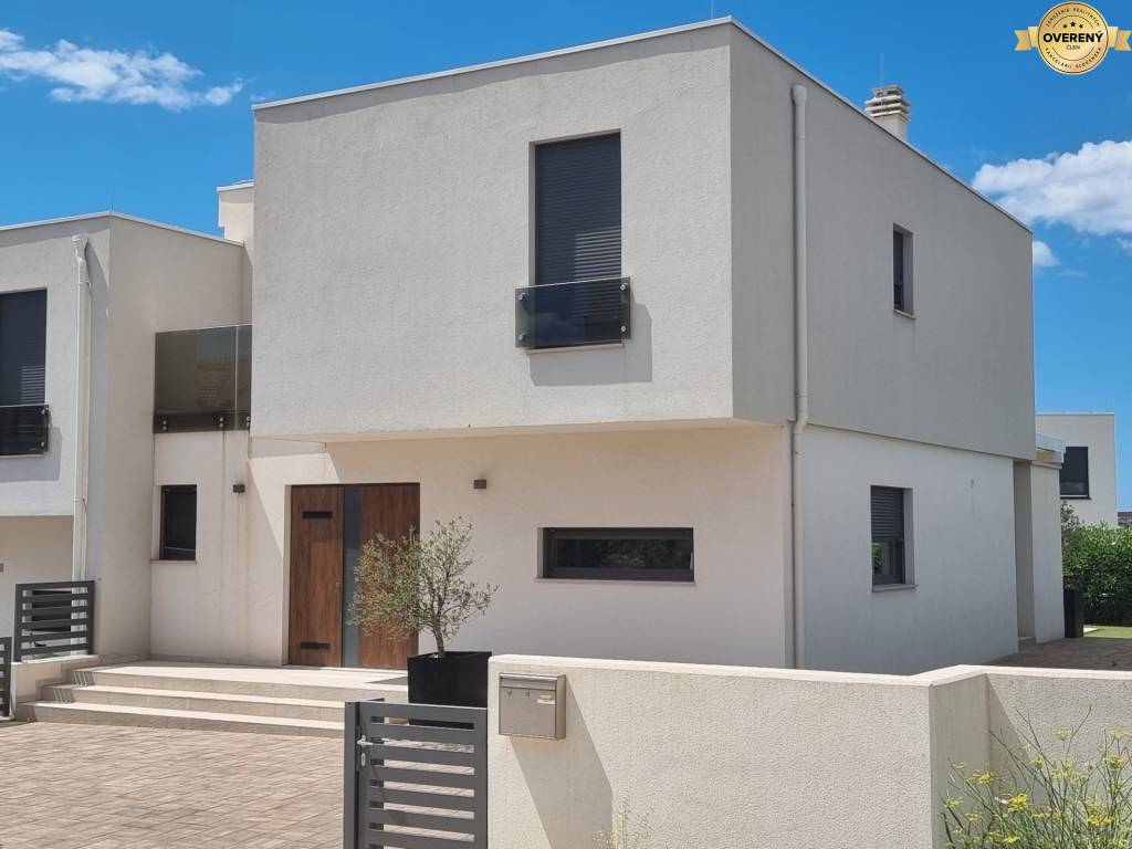 CROATIA - 5 bedroom family house with swimming pool - VODICE