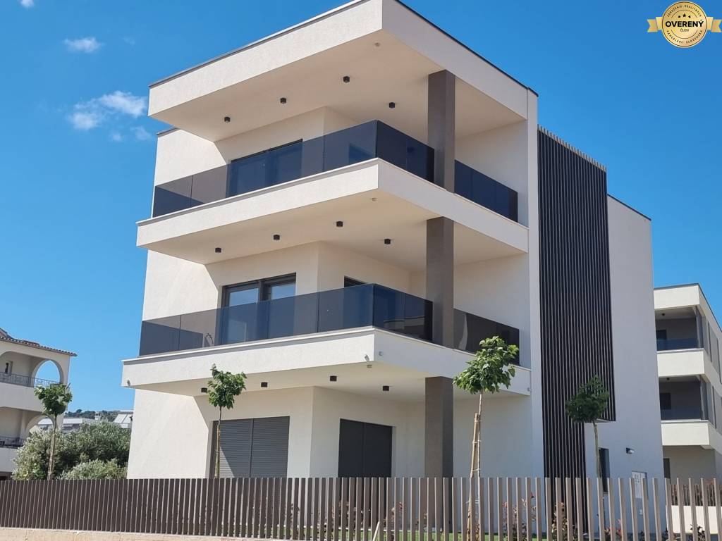 CROATIA - 4 bedroom apartments with spacious cellars - VODICE