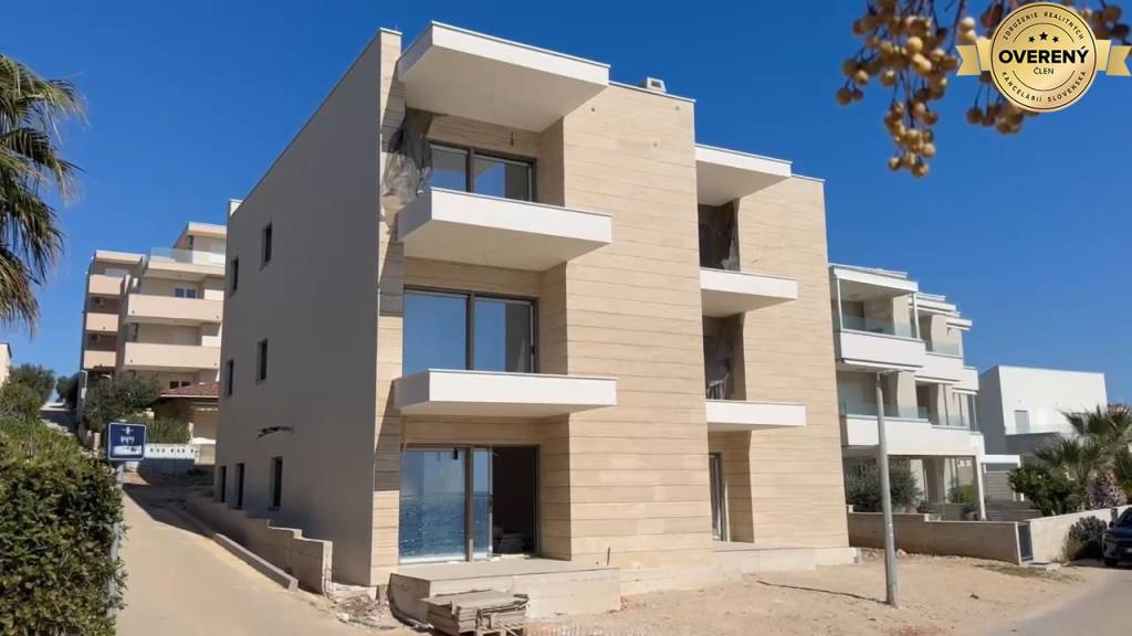 CROATIA - Apartments in the 1st row (2i) - MANDRE, island PAG