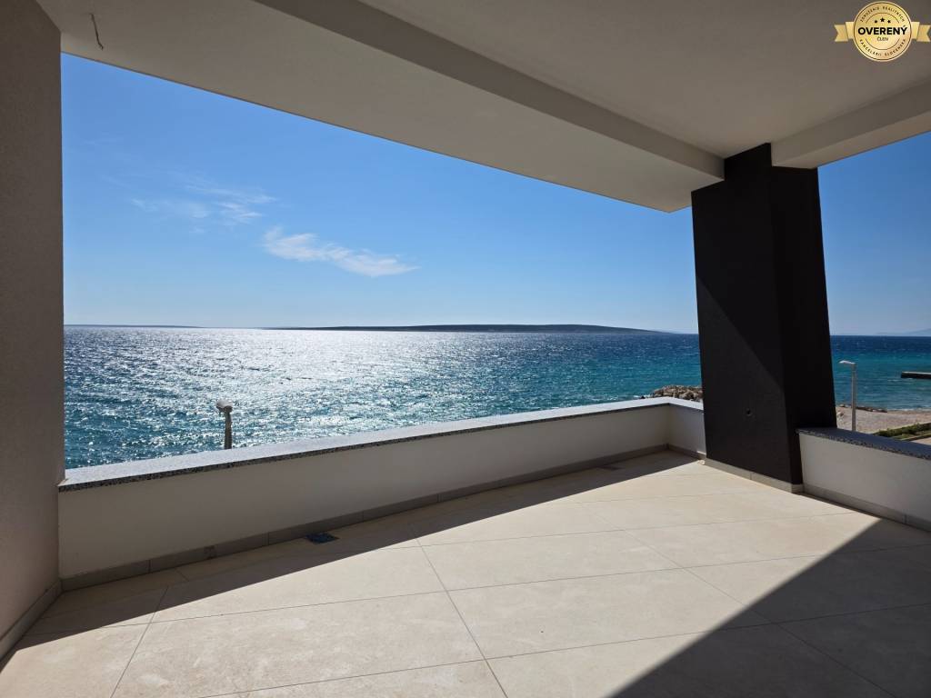 CROATIA - Apartments in the 1st row from the sea - MANDRE, island Pag