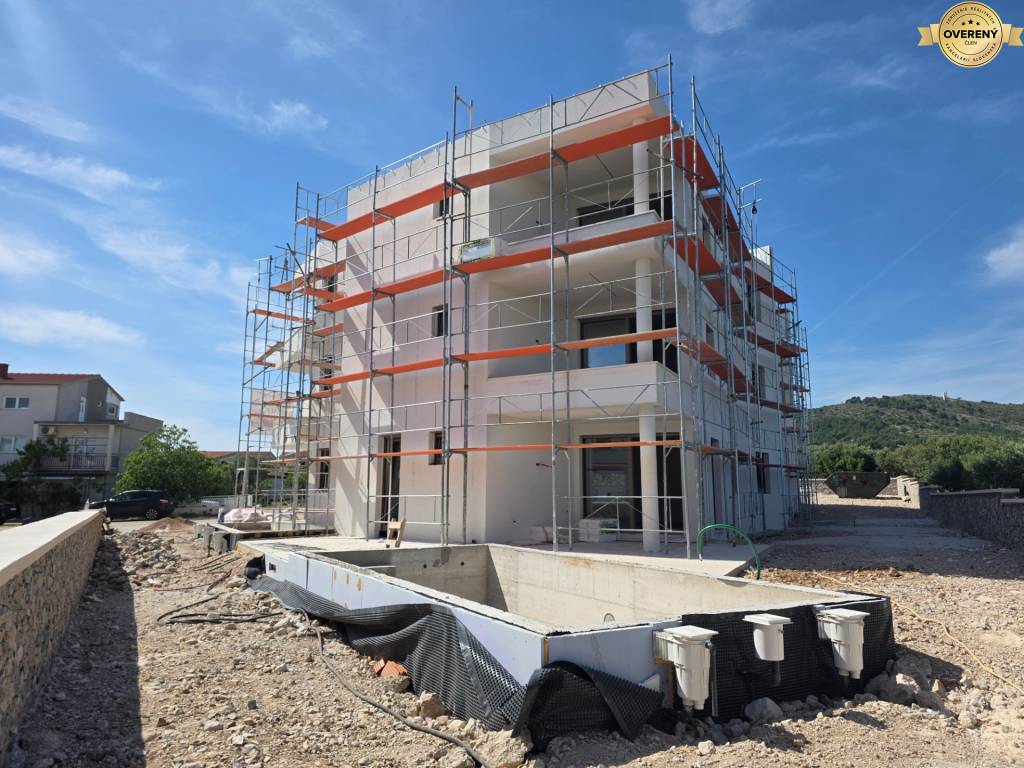 CROATIA - Apartments in the beautiful village of TRIBUNJ