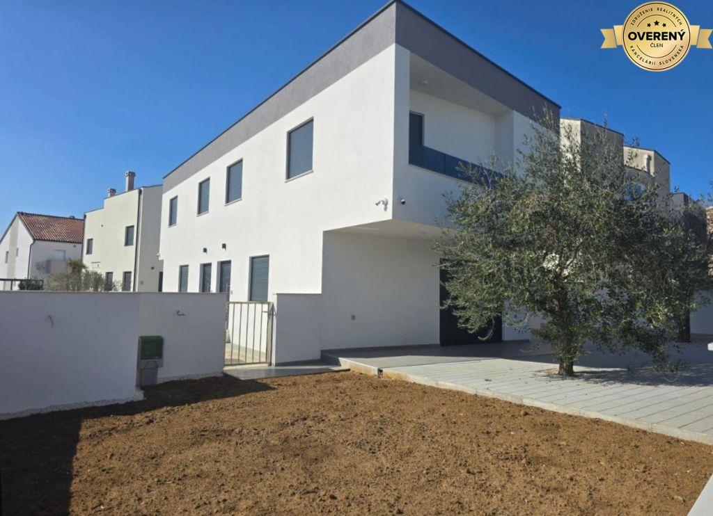 Sale Family house, Family house, Vrsi, Croatia