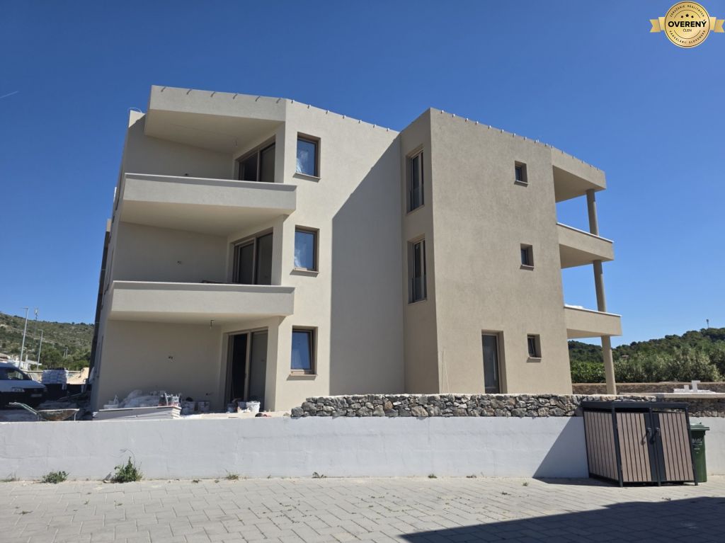CROATIA - Apartments in the beautiful village of TRIBUNJ