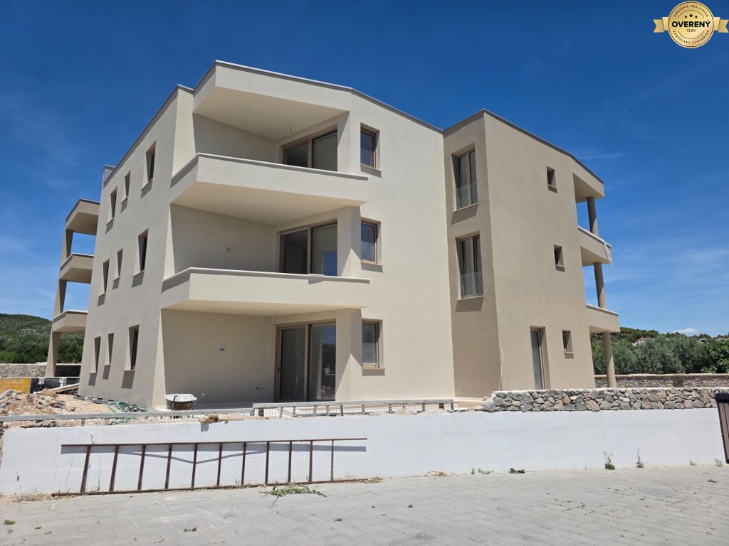 CROATIA - Apartments (K3) in the beautiful village of TRIBUNJ