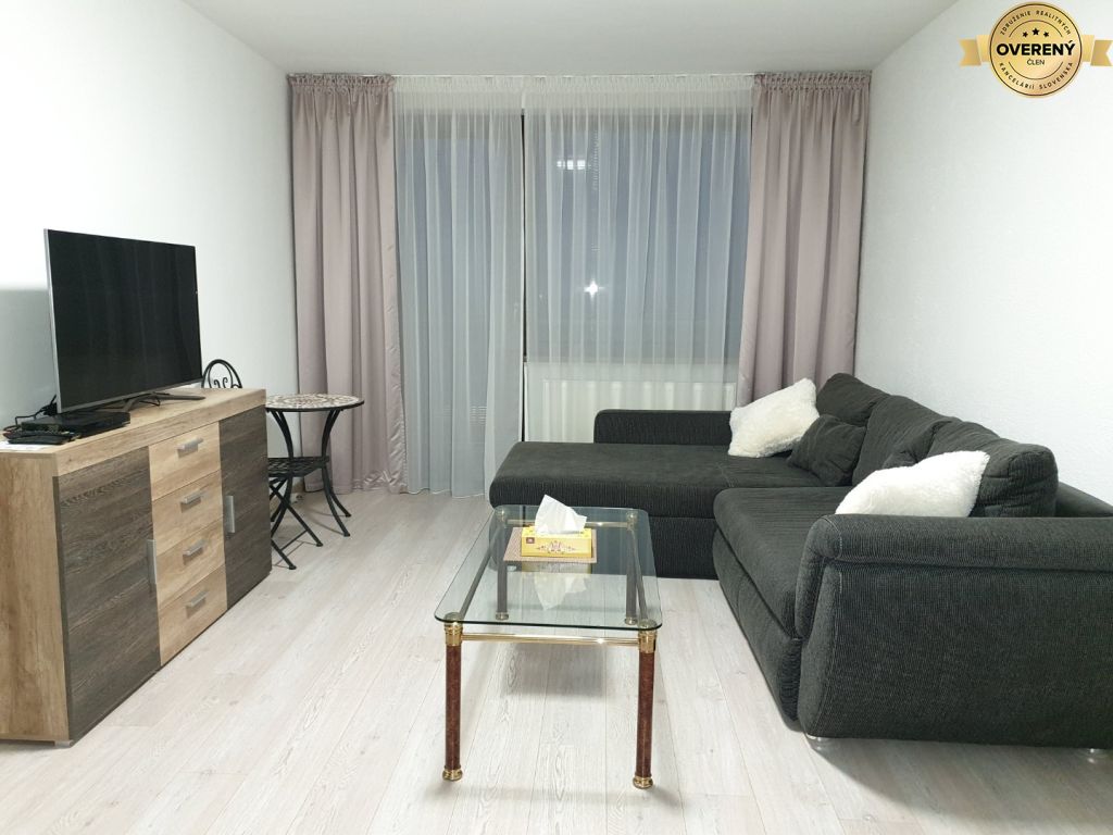 RENT - Nice, spacious 3 roomed flat - Nitra, Akademická