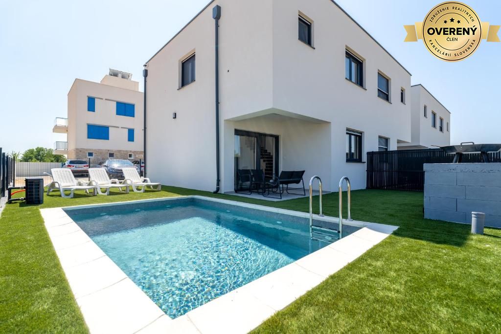 CROATIA - Beautifully furnished houses with swimming pool - PRIVLAKA