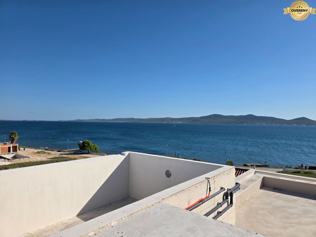 CROATIA - 4 rooms apartment with pool - SUKOŠAN