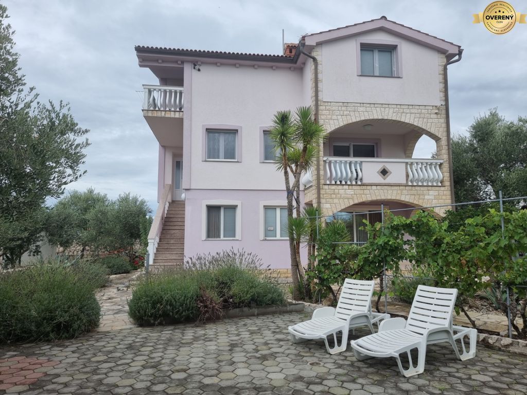 CROATIA - Apartment house with 6 apartments - VRSI, Zadar