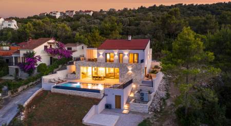 CROATIA - Beautiful villa on the island of IŽ