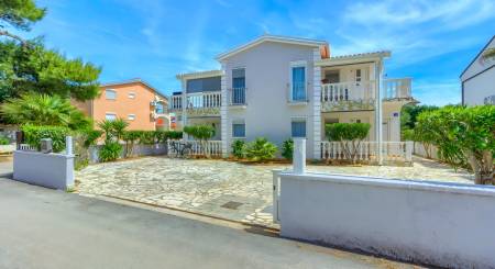 CROATIA - House with 4 apartments - VIR, Zadar