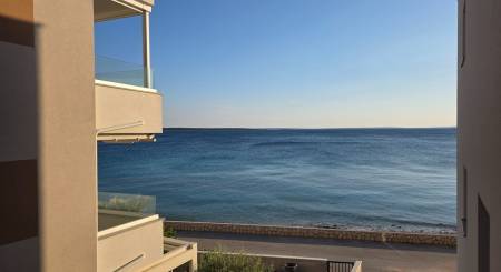 CROATIA - Apartments in the 1st row (2i) - MANDRE, island PAG