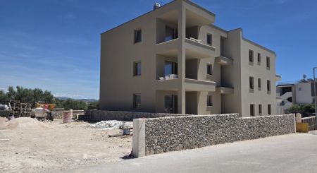 CROATIA - Apartments (K2) in the beautiful village of TRIBUNJ