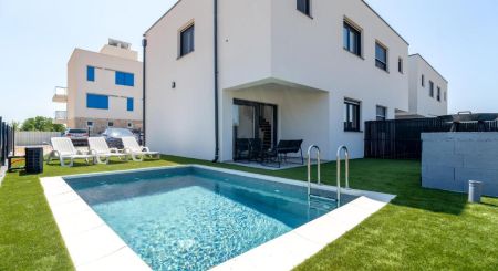 CROATIA - Beautifully furnished houses with swimming pool - PRIVLAKA