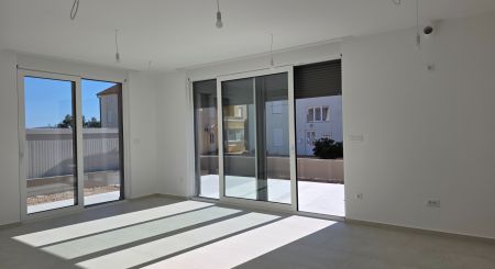 CROATIA - 4- roomed apartment 80 m from the sea - SRIMA, VODICE