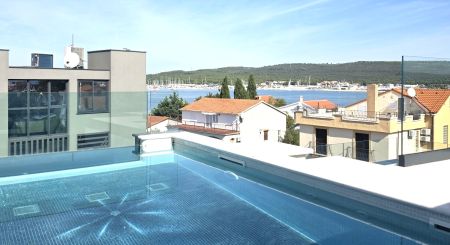 CROATIA – Luxury apartment with a garage, lift and pool - SUKOŠAN